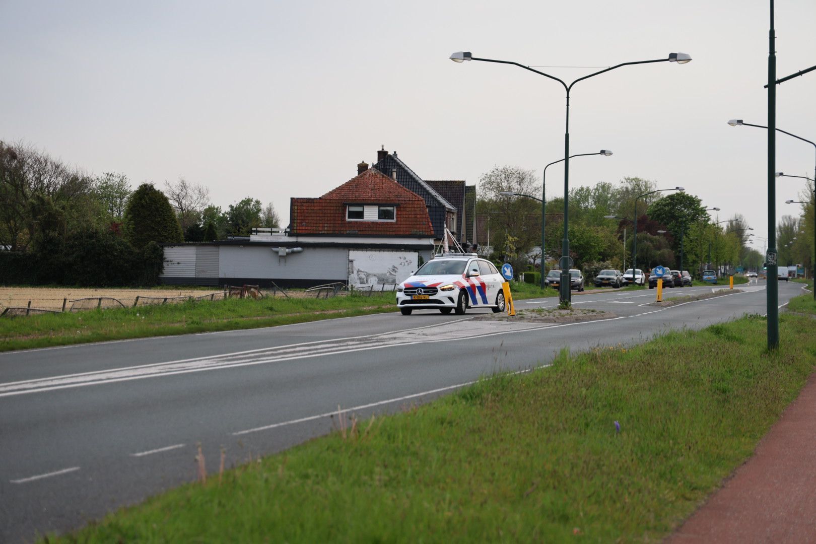 Foto: politieauto-kennemerstraatweg-fletcher-hotel-1.jpg